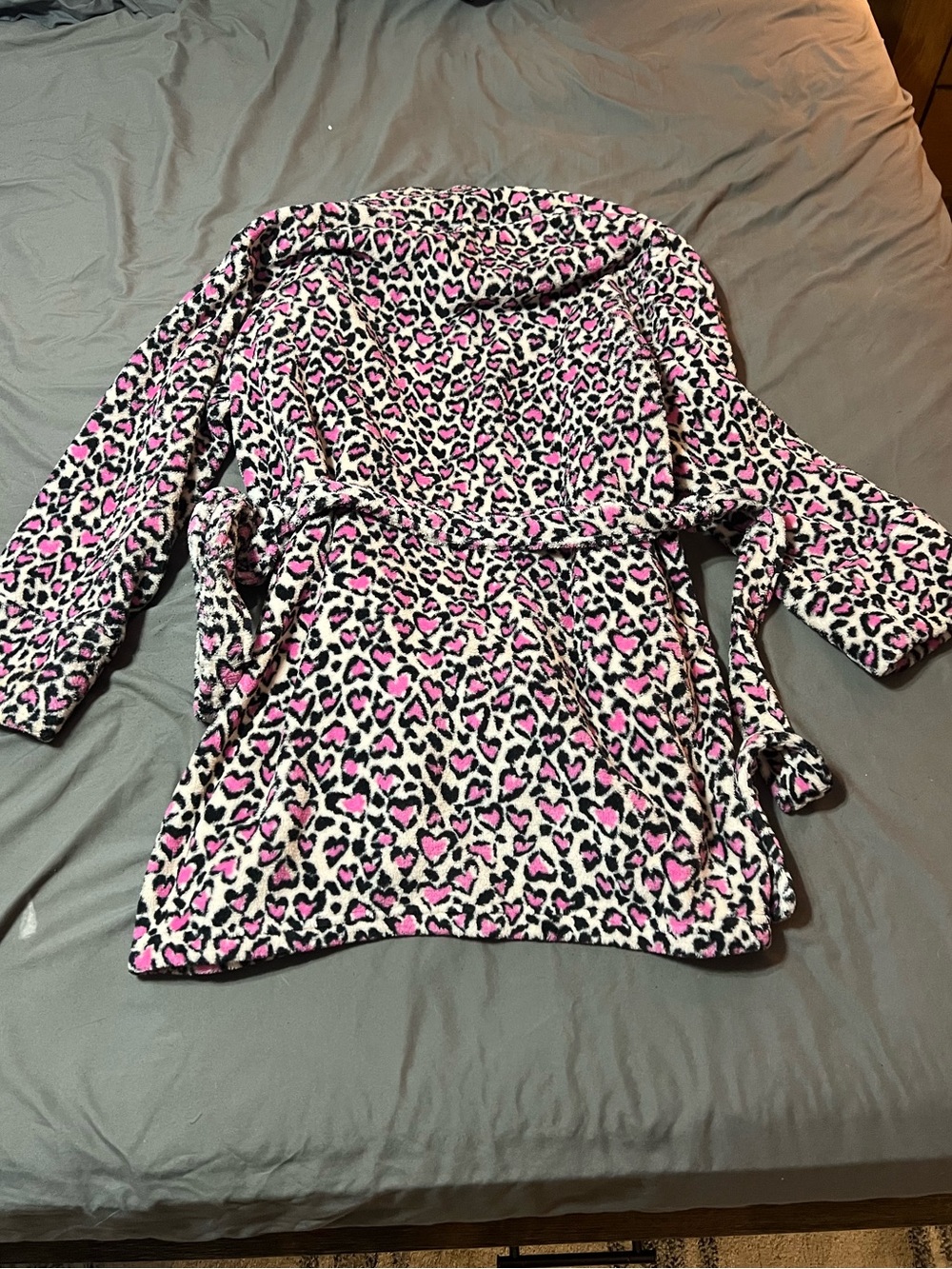VS Robe - Picture 2 of 3